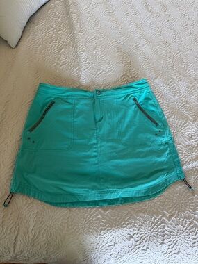 Title Nine teal active skort with zip pockets